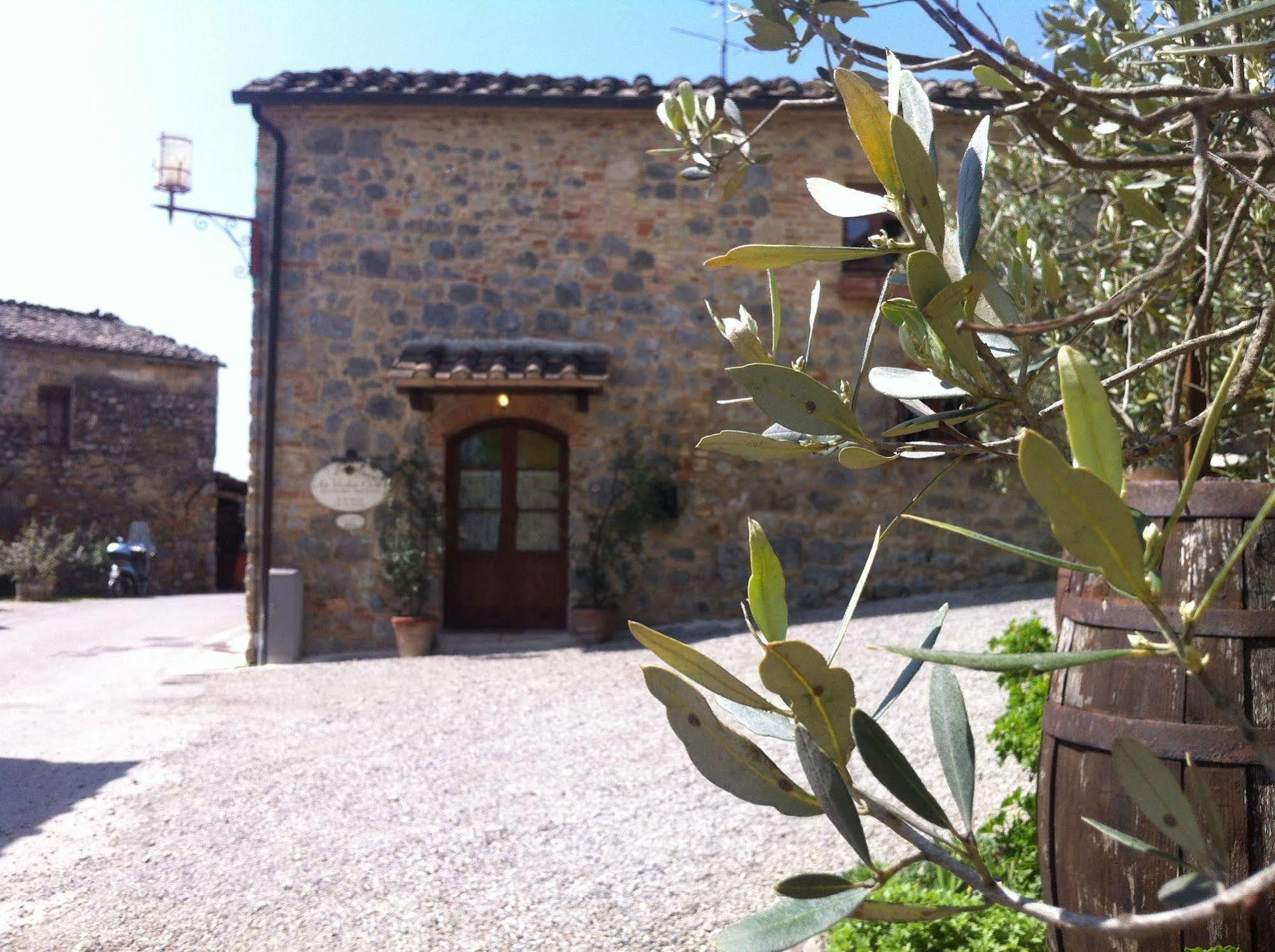 La Vecchia Corte ซานจีมิญญาโน ภายนอก รูปภาพ